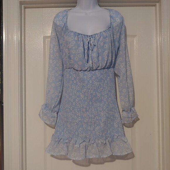 Vine and Valley Dresses & Skirts - Vine and Valley Babydoll fairy smocked baby blue  floral dress size XL